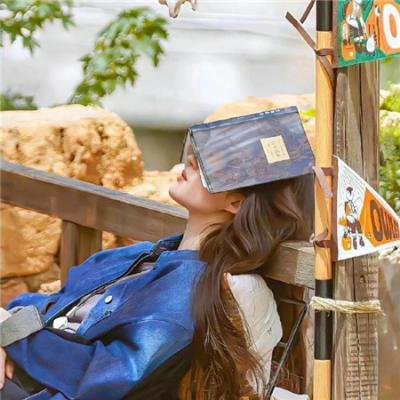 社交平台实拍：天王之女晒豪宅名表，人设崩塌